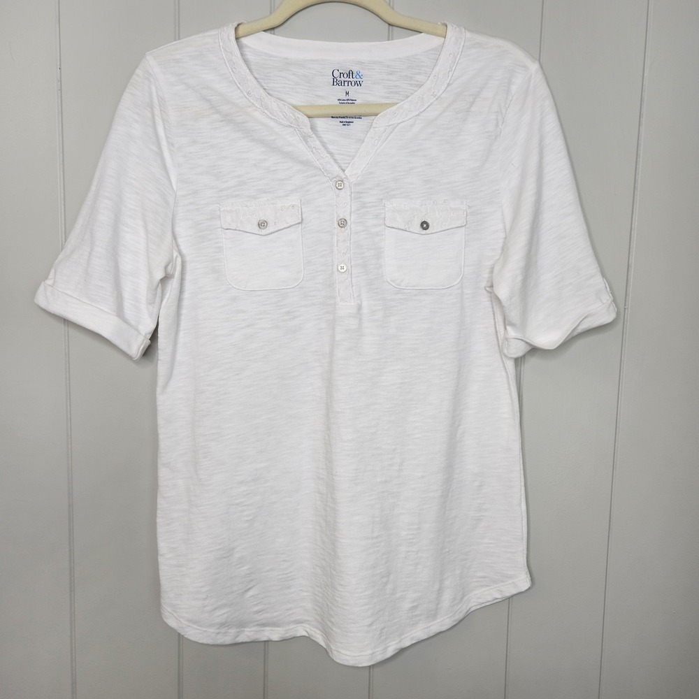Croft & Barrow Medium White Women's 60% Cotton 40% Polyester Pull On Top Shirt